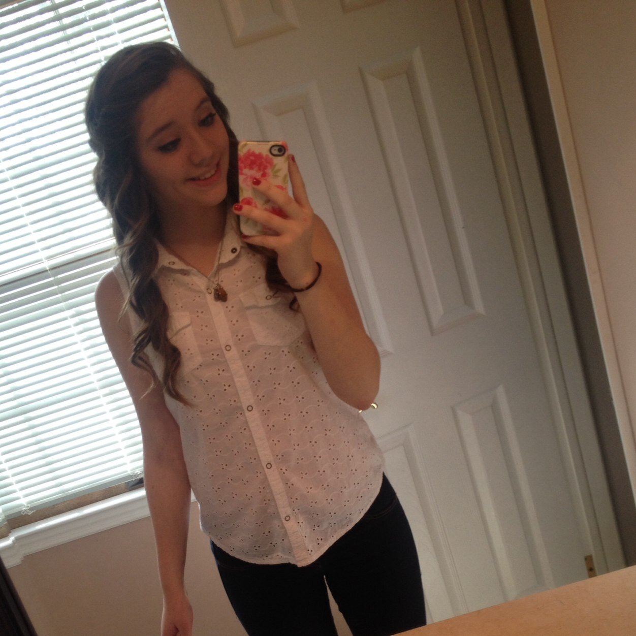 Hey my names Maddy :) im a YouNower, 15, i like food //RP