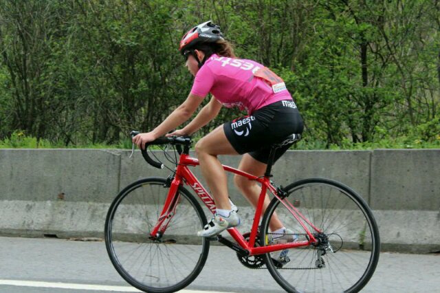 alee_cerodos's profile picture. Seremos pequeñas pero a la vez muy grandes en la carretera !! Maestreteam