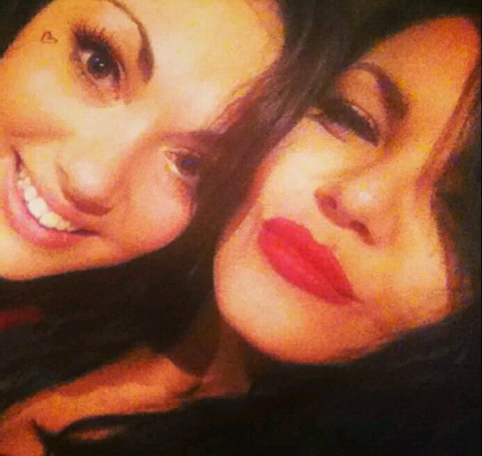 elle_magnifique's profile picture. 