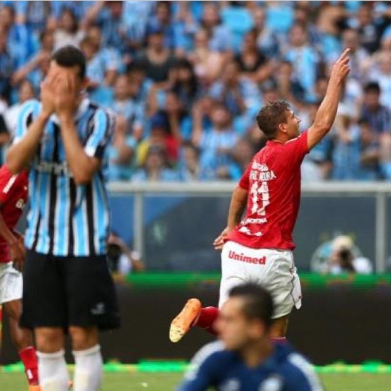 ''e quantas vezes eu perdi a noção, do quanto eu te amo..'' @scinternacional ❤