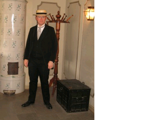 urbanjarvid's profile picture. Är kolumnist. Det har jag en skriftlig källa på. En bok till och med!
Fast desto oftare kallar jag mig bibliotekarie.