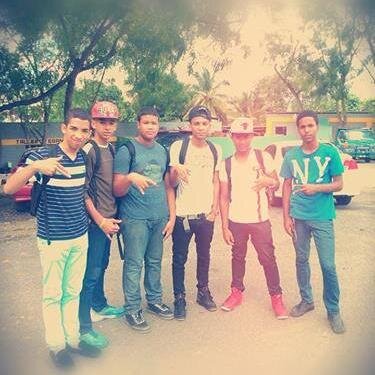 -SígÙèmè Sí èrèS BácánÔ' -í LÔvè JÔrdán 23' ツ ADIKTO AL RAP ♥ツLoco Con El Basketball 24-7 :)
Facebook http://t.co/dTzqR8RtD6