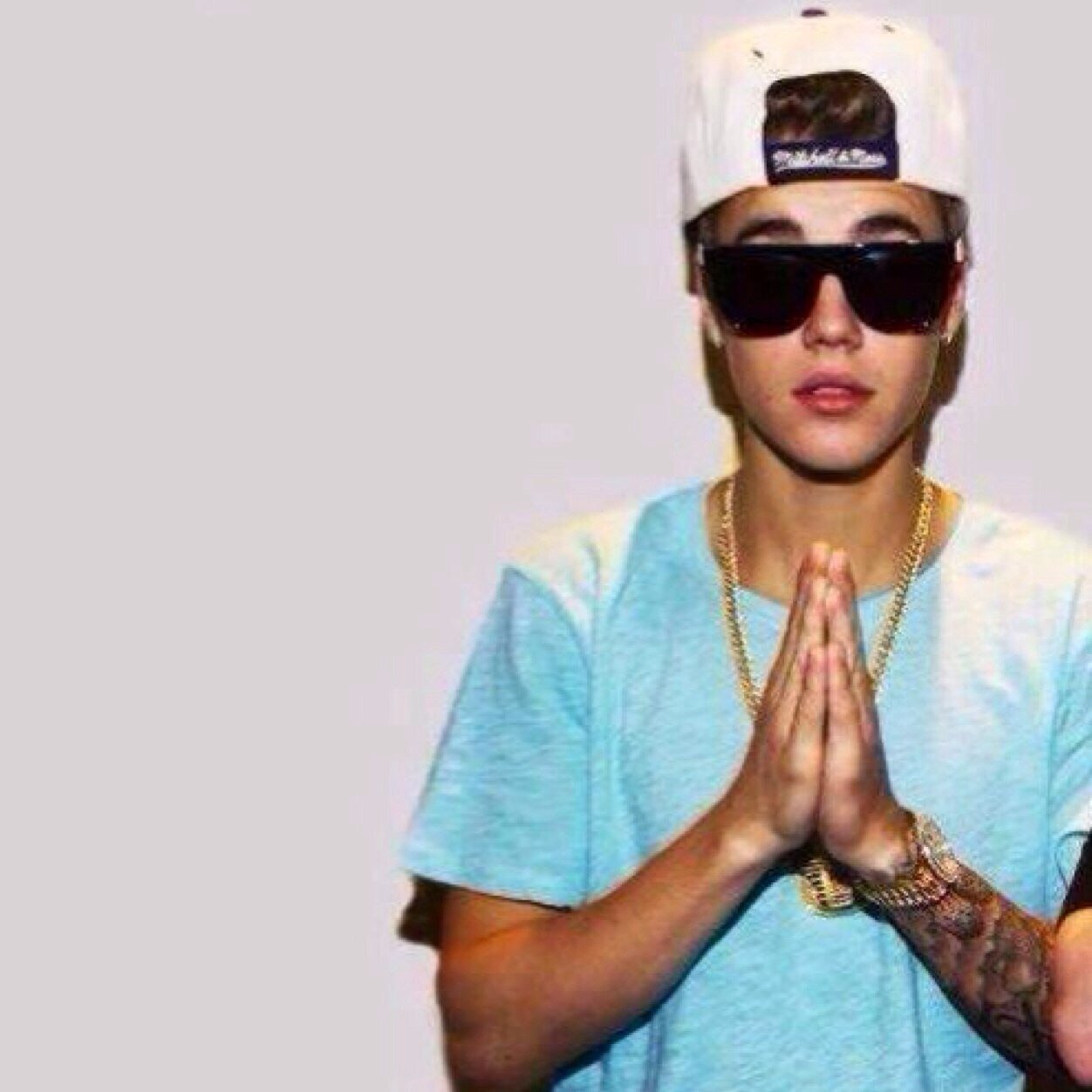 Greg Lowery, boy belieber. Justin Followed 22/3/13. love you forever my little Justypoo❤️❤️❤️❤️❤️❤️