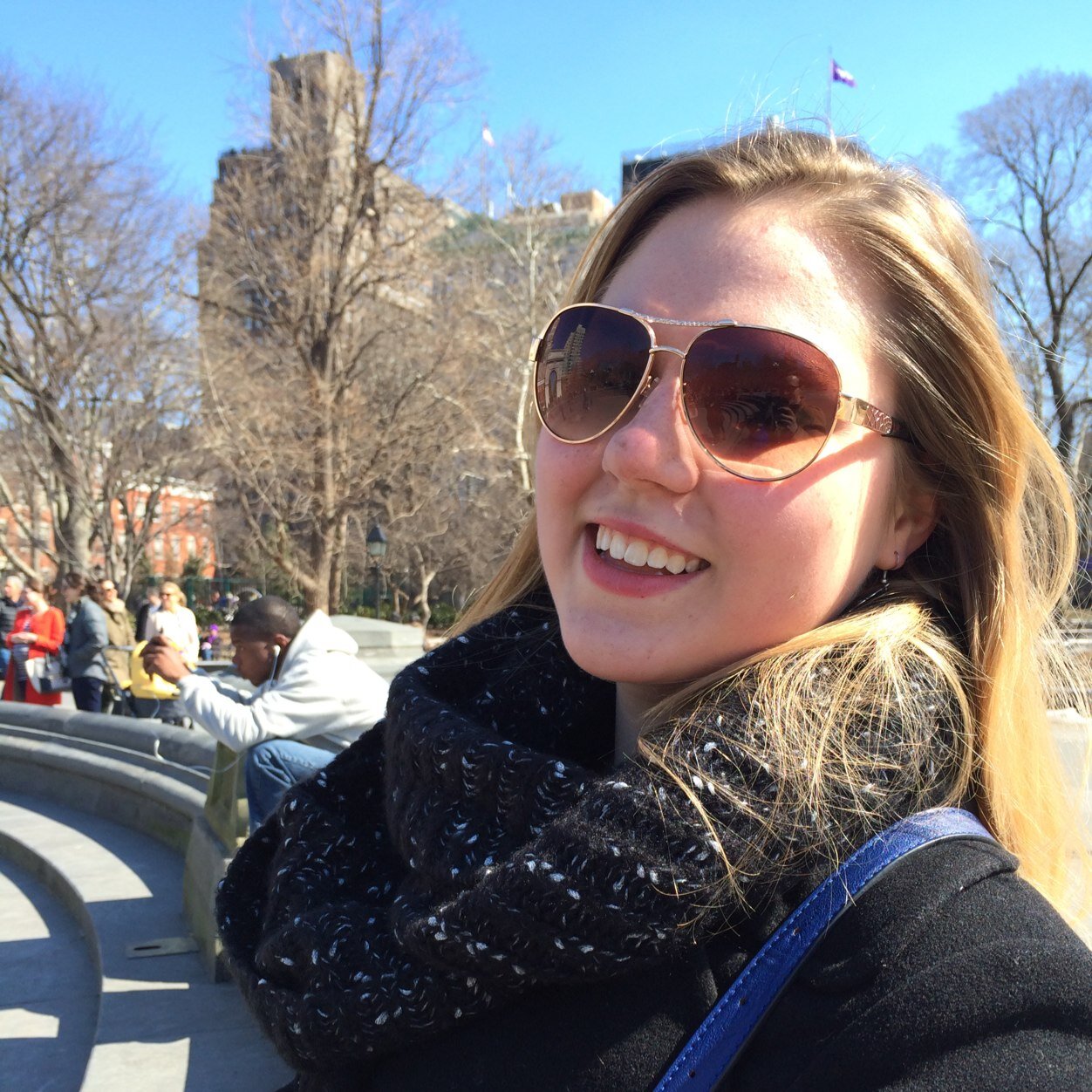 thechloseph's profile picture. when people give me compliments I feel like a vending machine trying to accept a wrinkly dollar and it's just really frustrating for everyone