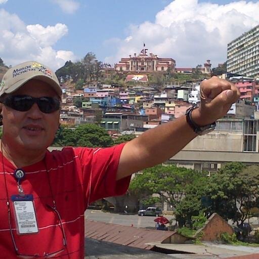 Mi comandante eterno... vives en millones!!!
