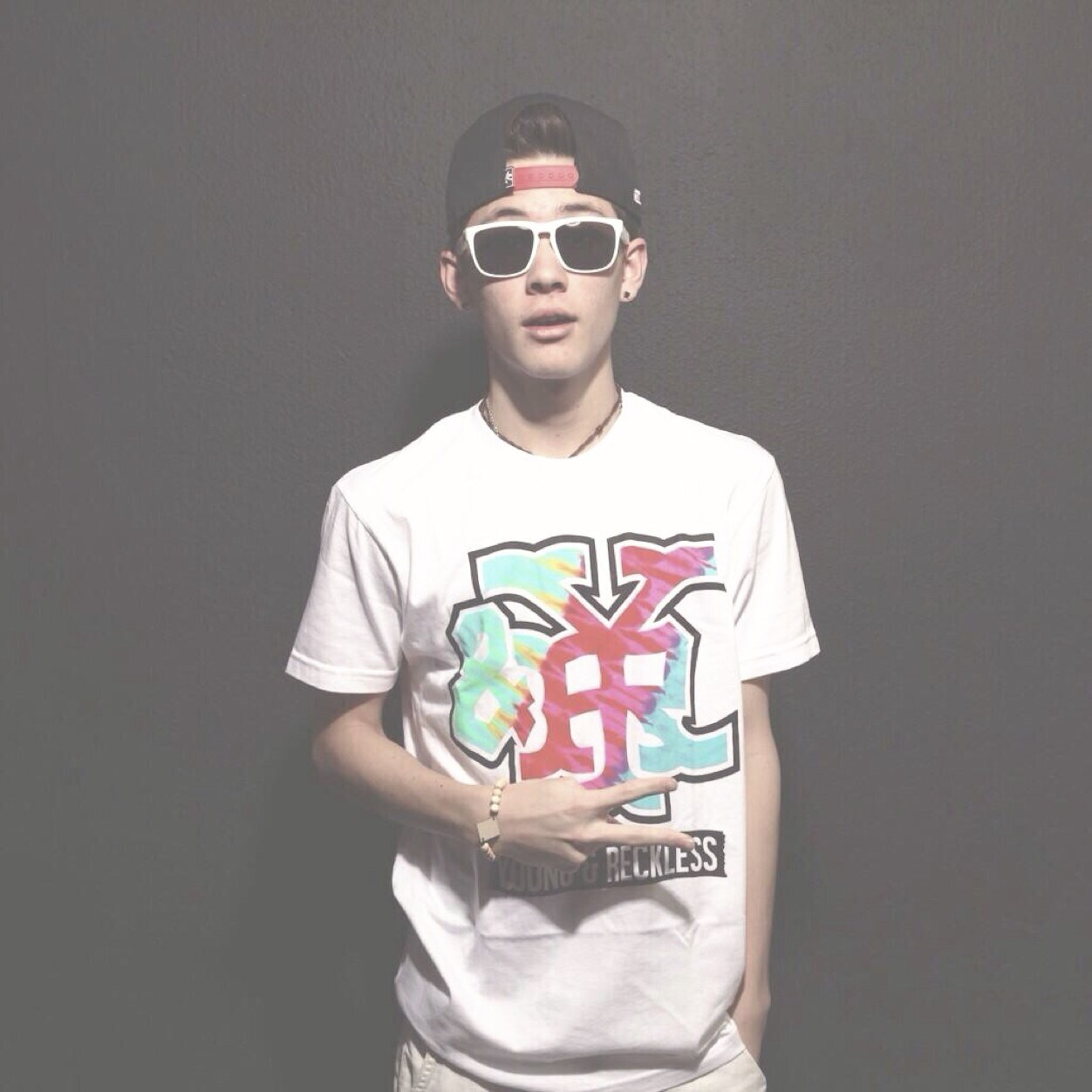 idk man i just wanna go to magcon
