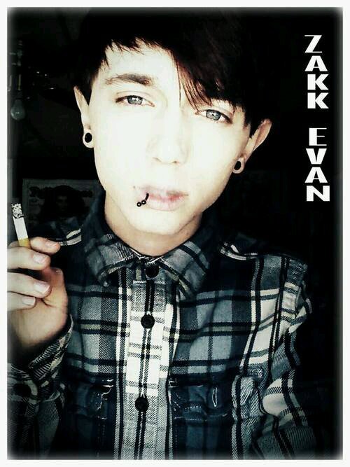 back up for @ZakkLuvs_ ... follow that account if not following already & follow this one if you want to. idc.