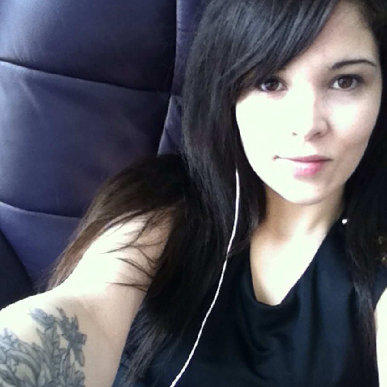 lostdoe's profile picture. Slightly bohemian, a little off-color