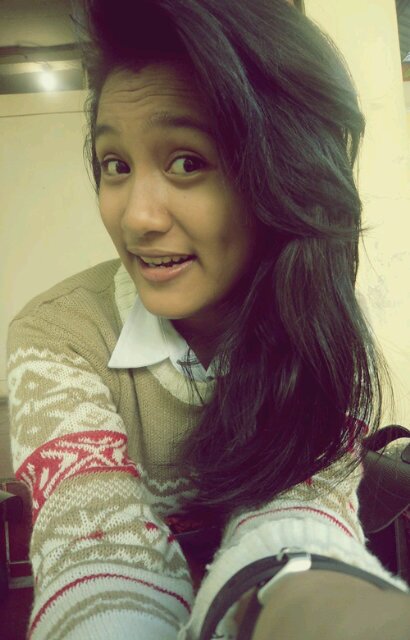 Desya_ichak's profile picture. 