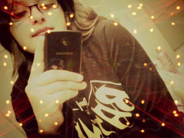 16 living life crazy and don't take thing to seriously in life wanting to become an actress and maybe someday a singer (: dream big thing happen when you do