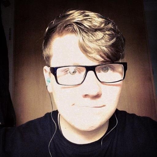 I like the occasional glass of wine with avocado and marmite on toast 🐢 // 21 // Student