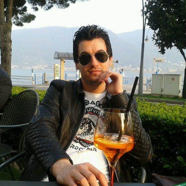 Racconto storie. Allieto. Fine.