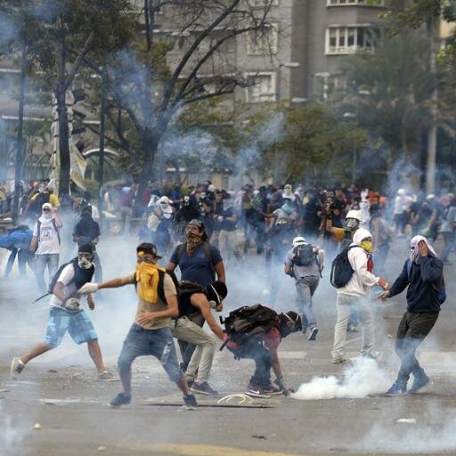 Luchamos por nuestro país no nos dejaremos vencer! hay que manifestar!