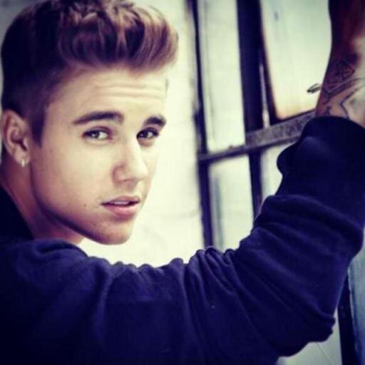 Hola somos barbar y karla amamos la musica y ovio cantar