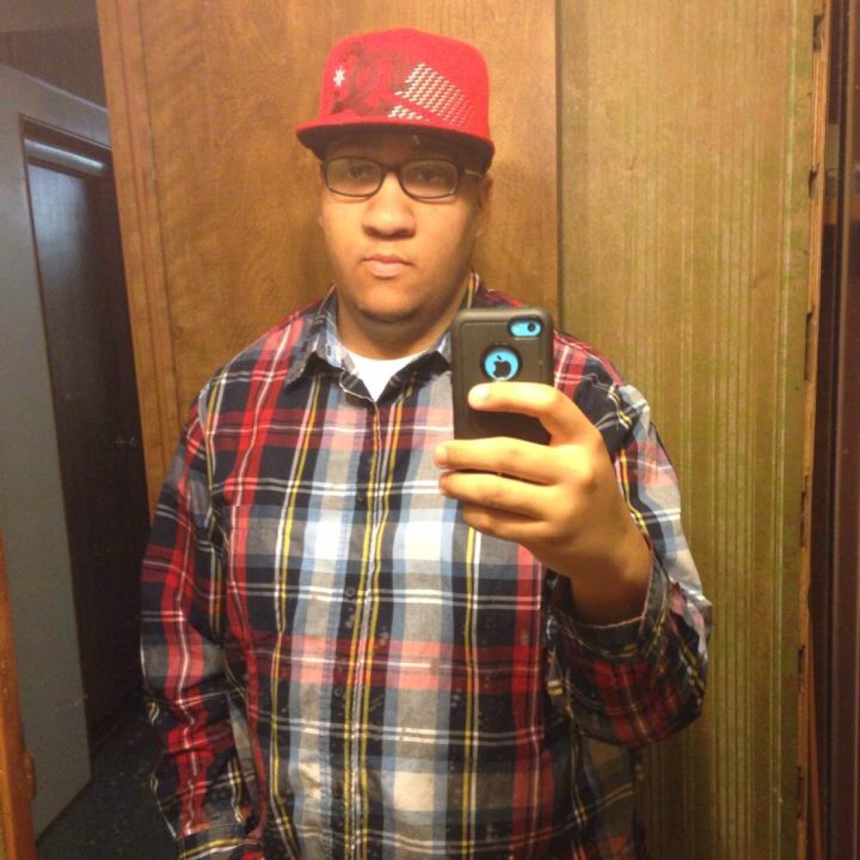 17 years old. Junior at FSHS. Bowling is my pride. Video gamer. Movie goer. Escape through music. A modern marvel.
