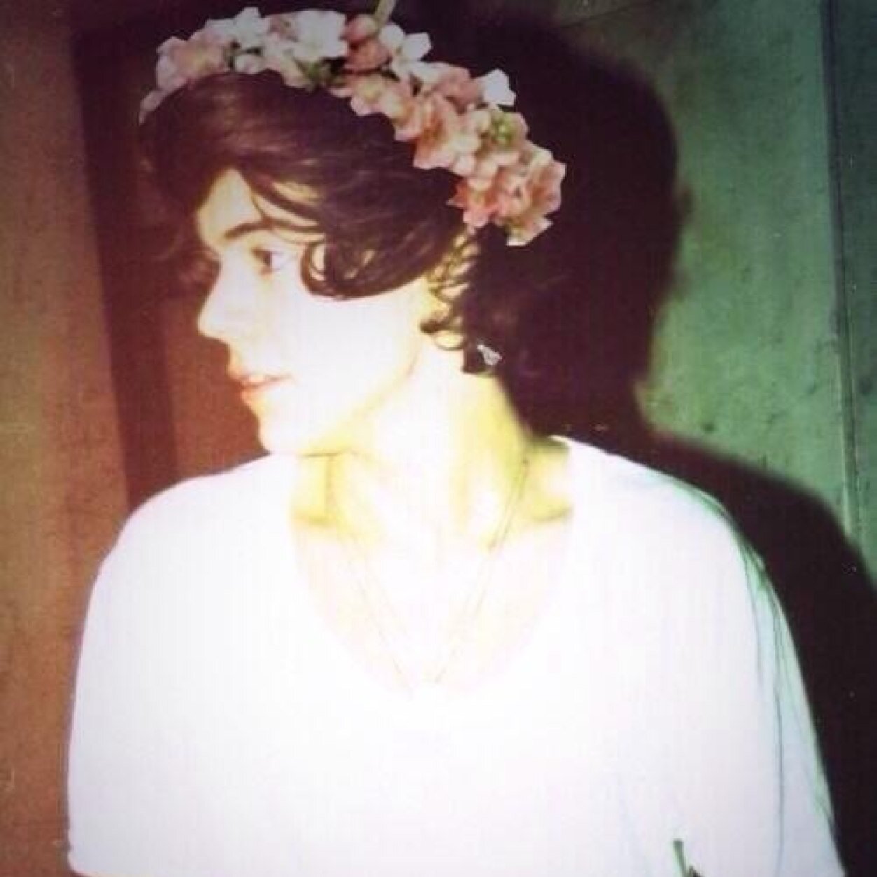 please follow @VivalaFandom because i gave you this follow. she will follow back if you just ask xxx