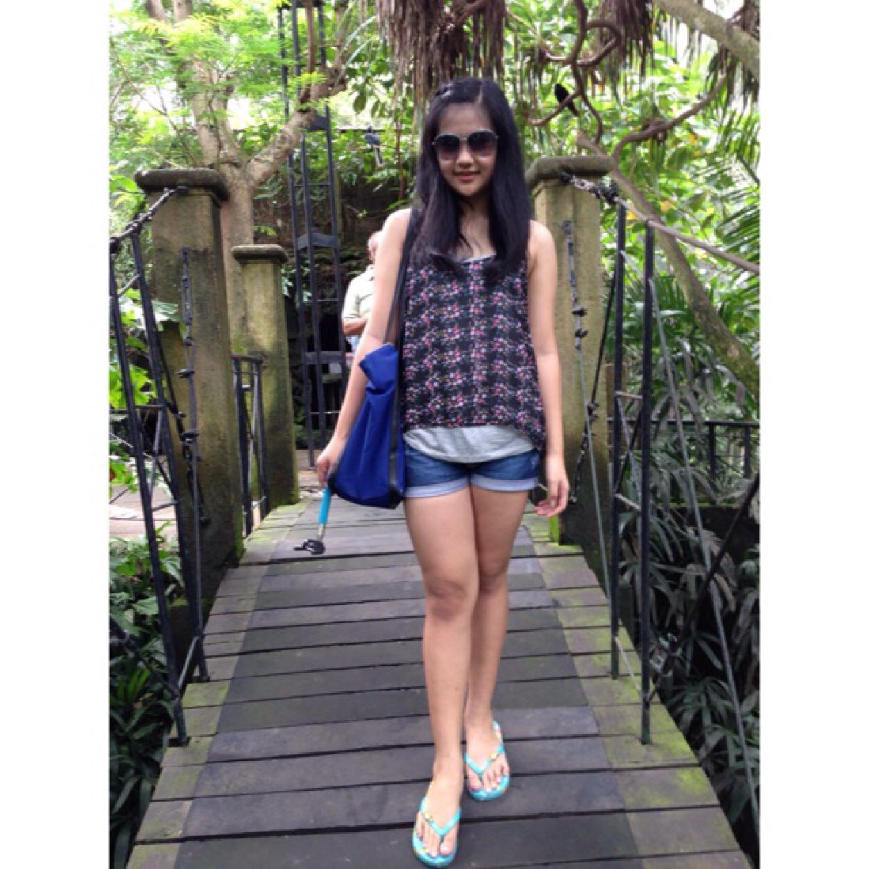 instagram: maureenamelia