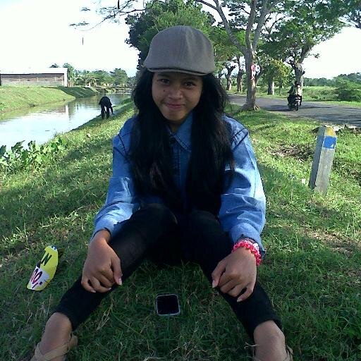 Perasaan harus diutamakan, tapi logika harus tetap menjaga agar hati tak terus tersakiti~