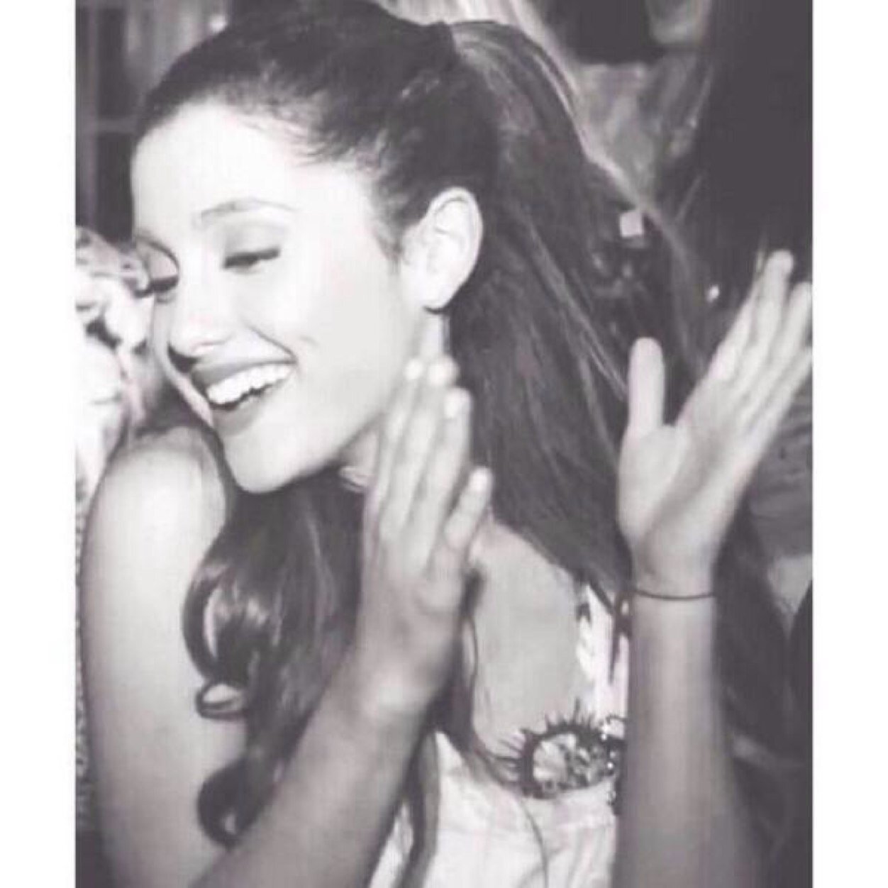 free follow from @arianasnicely follow me back there and just ask for a follow back if you want