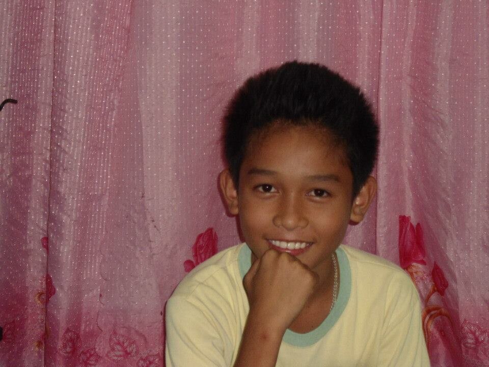 mahal kouh Pha si EX kOuh ..\ i LoveS To PLAY VOLLEYBALL anD BADMINTON \ pLs. FOLLOW me anD i wiLL FOLLOW You baCk .. Thank U ..i Love To PLAY FLAPPY BIRD
