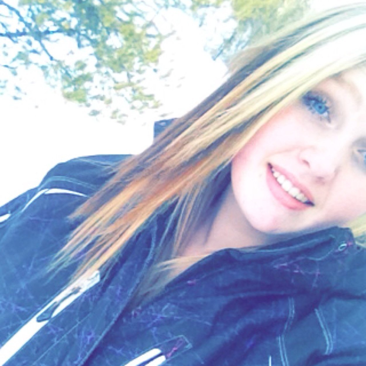 carlynowlin's profile picture. 