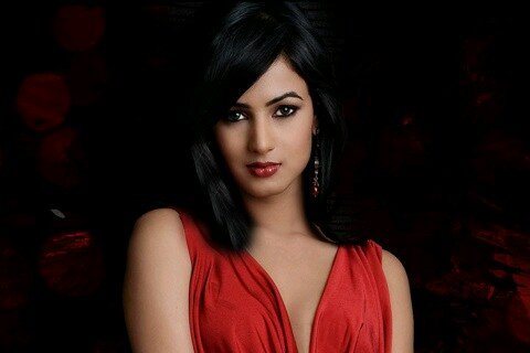retweet and follow me if you like my tweets about love.
