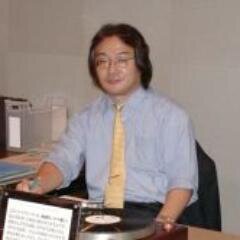 ※副業やお金儲けのお誘い、出会い系は即ブロックします！
　
幼い頃から野球好き。 長年の阪神ファン！ 
でもアンチな球団はないので12球団OKです。
サッカーはJリーグ発足時からガンバ大阪を応援！ 
仕事は音楽関連。 バツイチですがアラフォーの2人の子供の父です。  

※鍵はかけたりかけなかったり。