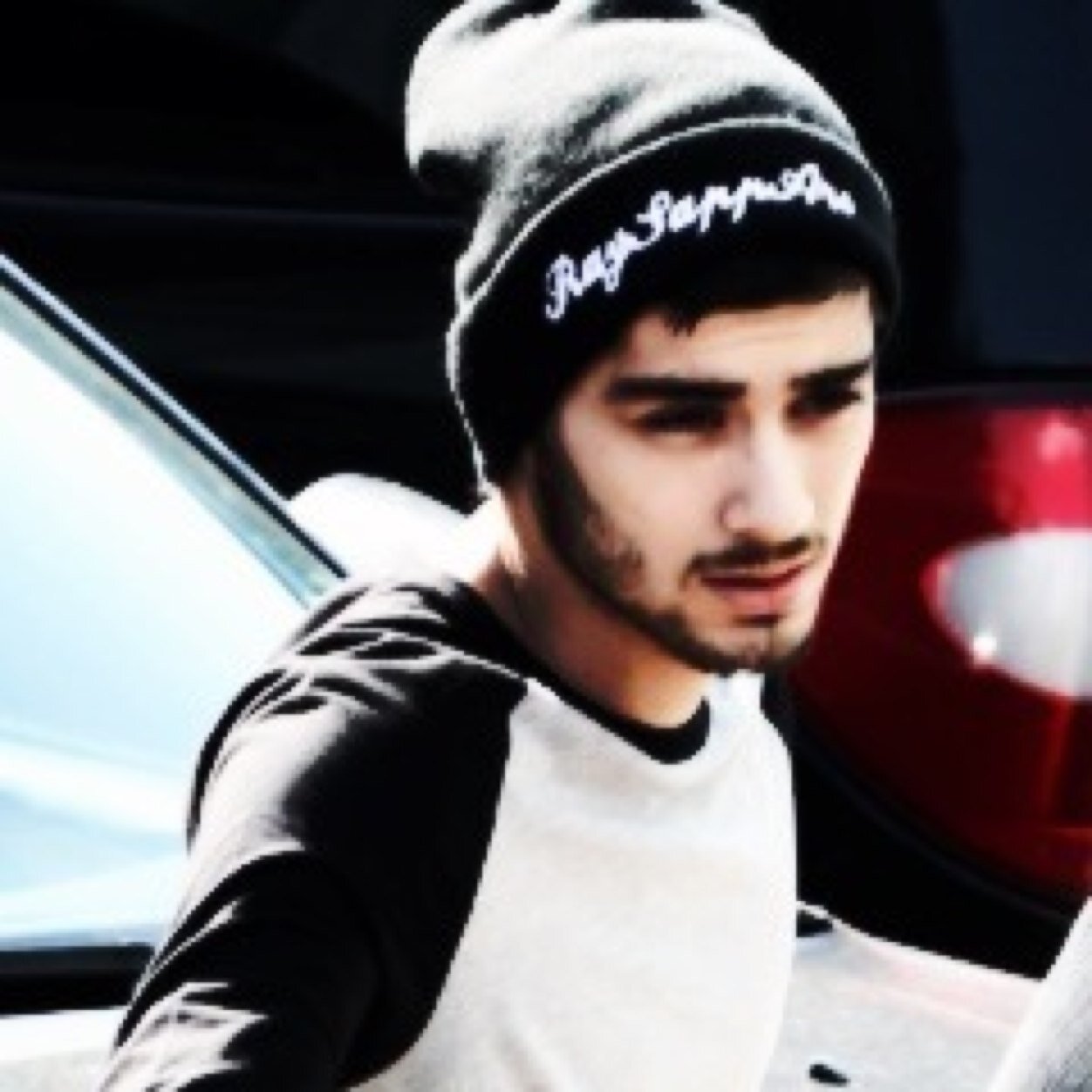 i followed u bc ur cool and u should follow @nouirvana bc shes cool too + tweet me if u want to trade users for this one holla