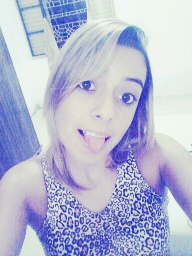 @luansantana Minha vida ♥
Viva um dia por vez,
sem pressa e sem 
e sem querer ser mais rápido
Que o tempo.
