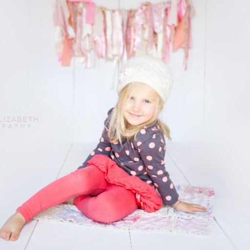 Minneapolis Photographer - Baby Whisperer - Prop Junkie - Cool Mom - Loving Wife - Newborn Artist