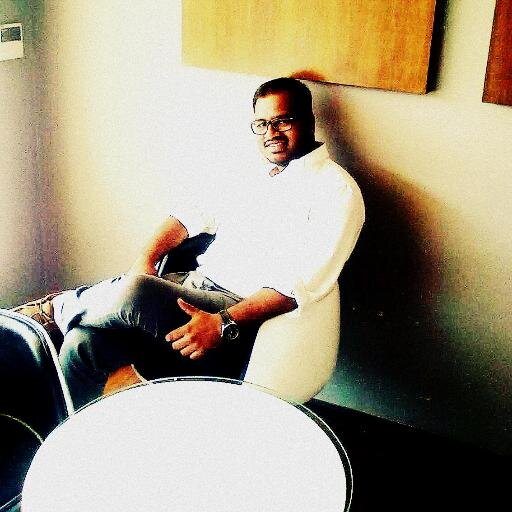 POO_POOVE's profile picture. 