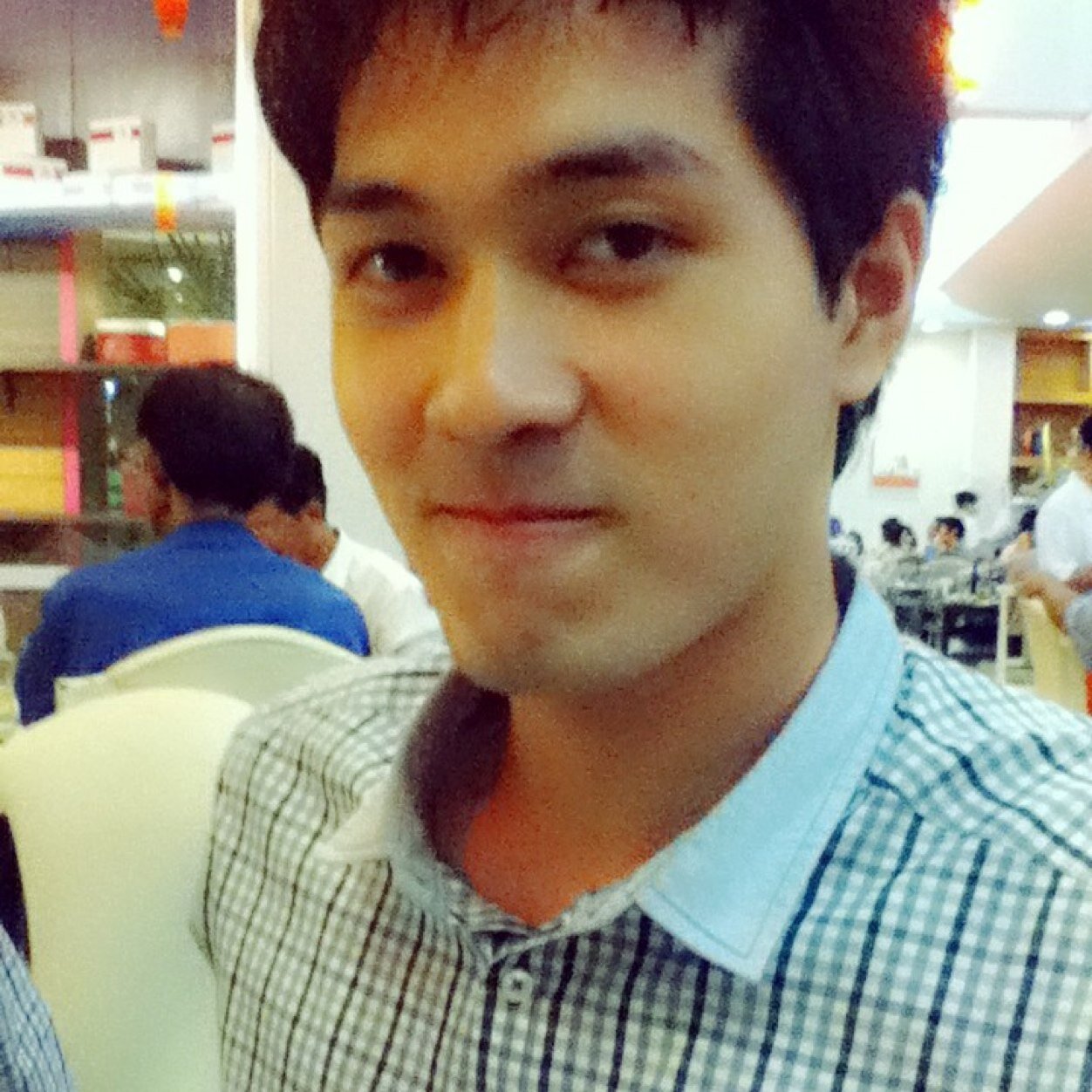 Thai Regular Office Worker , Former Economics Journalist , JCTU#53