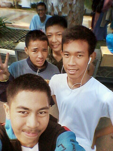 Saya orang yang tidak Terbuka,Namun Saya tidak Suka Menutup nutupi ^_^ #HN #VCC