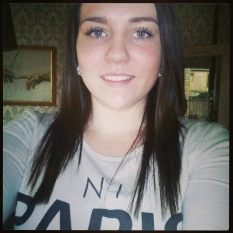♡  16 jaar
 ♡  Intagram : liefsmelissx ♡  Whatsapp: vraagmaar