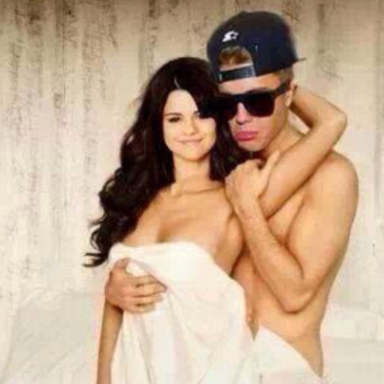 Dating selena gomez. Hello all my family and friends and fans this is my back up account come follow me here i love all of you