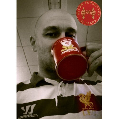 liverpool fc supporter #YNWA, #JFT96 proud father #LfcFamily 'sometimes one comes to the other' (Jürgen Klopp)