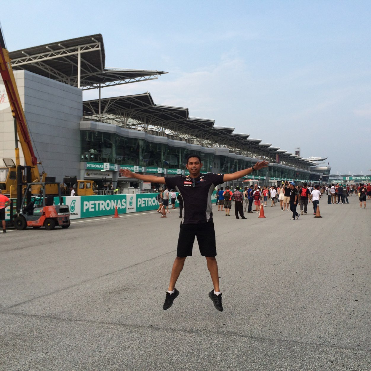 Football and Formula 1 fanatics.
Managing Director of FHR Sports Consultancy
