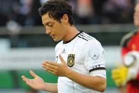 pendukung Real Madrid La decima di champions, favorite player Mesut Ozil