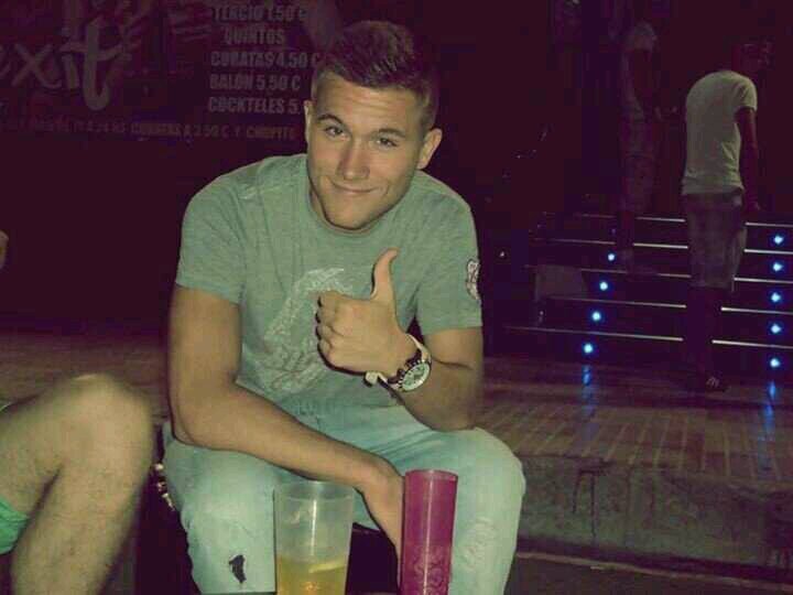 Dj y próximamente productor,orgulloso de seguir los pasos de mi hermano (Cullera) contrataciónes: 663412102