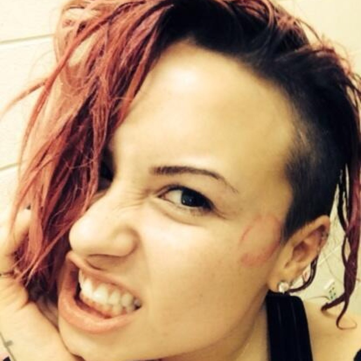 Waiting for Justin, Demi and Little Mix to notice me❤

Demi✌
Justin✌
Little Mix✌