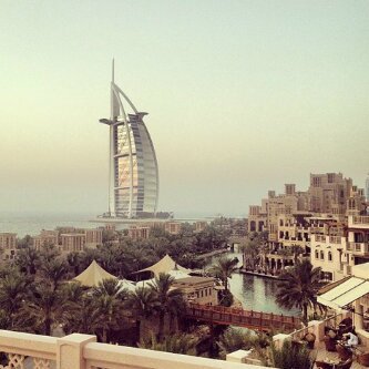 #نسطر لكم في هذا الحساب من اجمل الابيات و الاشعار لتروي احاسيسكم الباهرة} snap:fee-zz