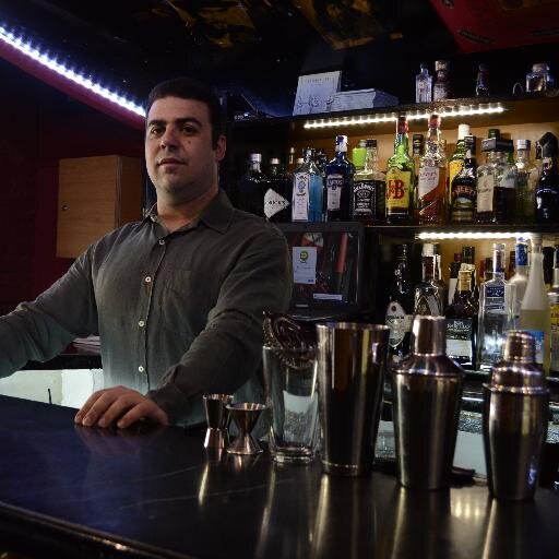 Bartender de coctelería, experto en maître, blogger y aspirante a ingeniero técnico agrícola
