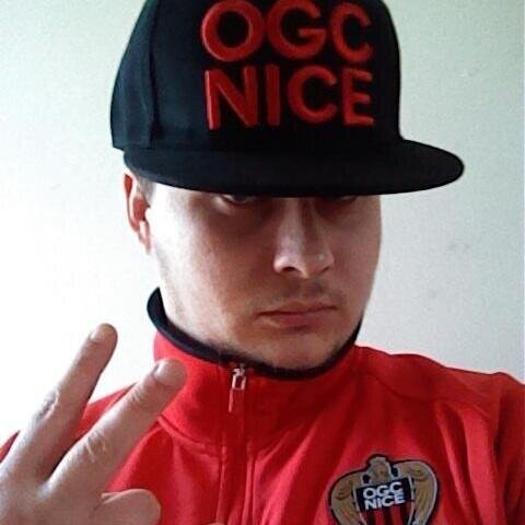 Joueur de #FIFA14 ~ Supporter de l'@ogcnice & de @FrenchCFC