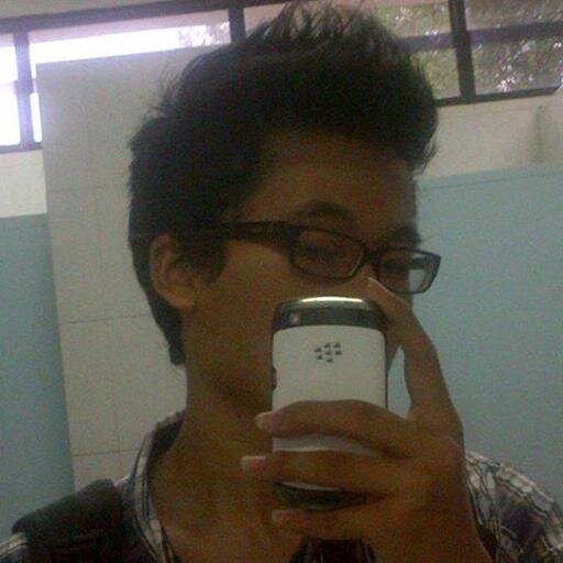 Jika tak cinta, katakan saja. Jangan memberi harapan hampa, karena seseorang akan terluka. Jangan manfaatkan cinta!