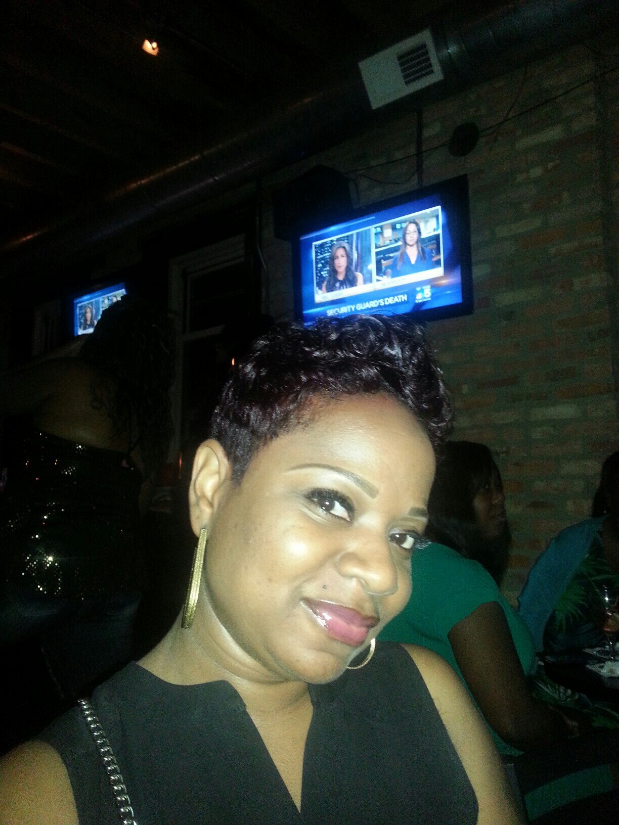 #TEAMSINGLE #TEAMINDEPENDENT #TEAMGOGETTER #TEAMSCORPIO
LOVING ND LIVING LIFE TO THE MAX
TO KNO ME IS TO LOVE ME