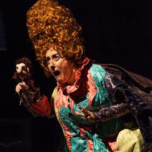 Compañía de teatro y marionetas.