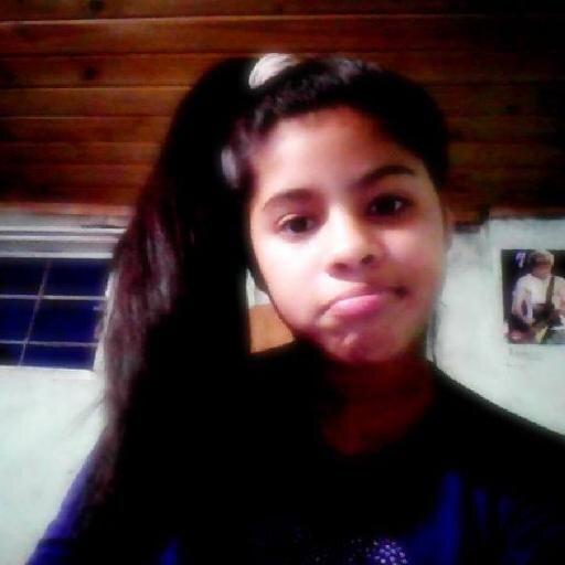 Hola! Mi Nombre Es Camila, Tengo 13 Años Me Gusta Tocar La Guitarra Y Soy Directioner Del Alma.