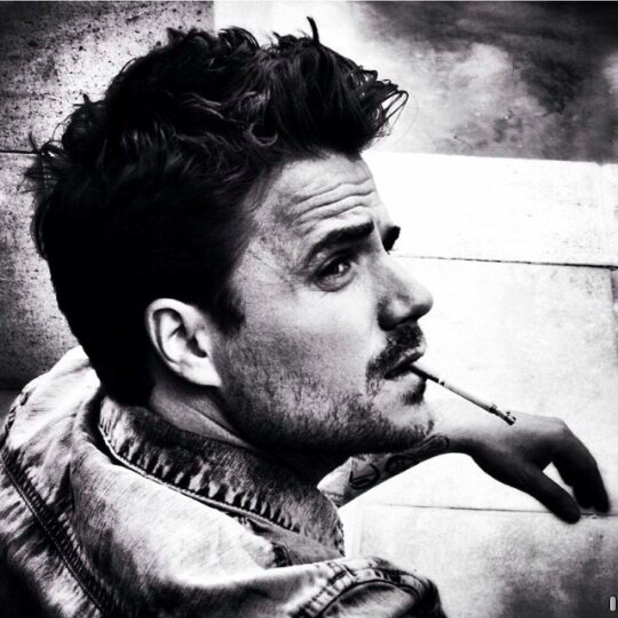 Cuenta dedicada al hombre que puso musica a mi paso por la vida. @_danielmartin_ Instagram: danimartincordo