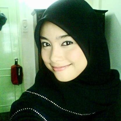 sederhana , menawan , sholeha

#SrudukFollow