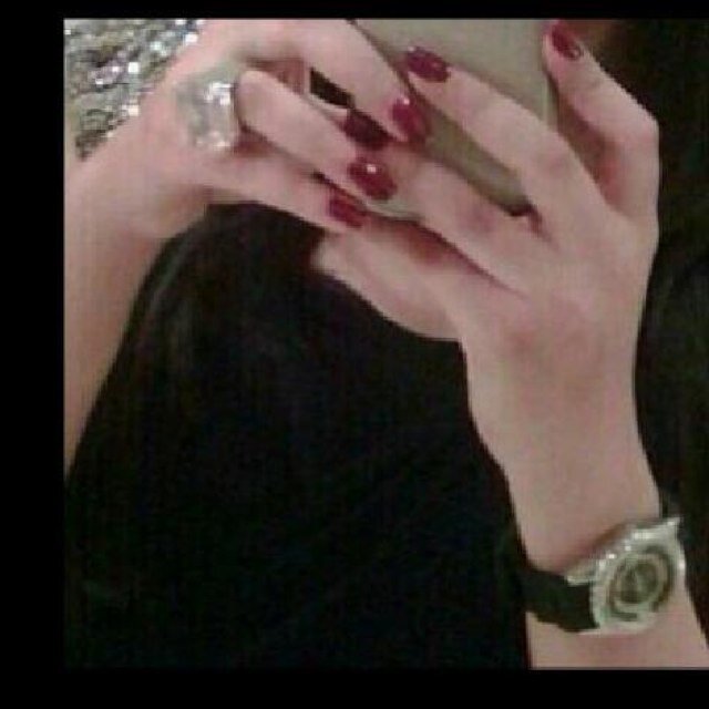 ربي أحفظني من عيون تراقب حياتي واكفني           شرها وابعد عني من يؤد إن يضرني وآعيذ نفسي ومن آحبني واحببت بكلمات الله من شر ماخلق 
'